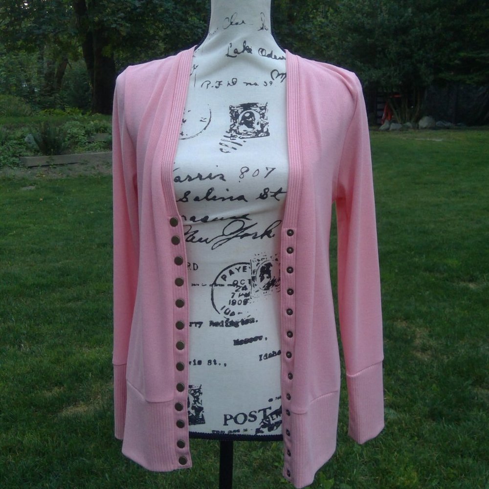 Traleubie Pink Cardigan Sweater Women’s Small Snap Front Ribbed V-Neck